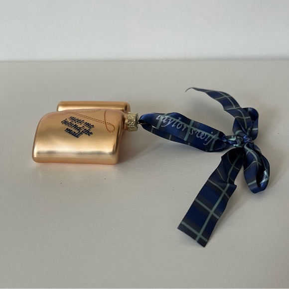 NWT Taylor Swift "August" Ornament - Picture 7 of 16